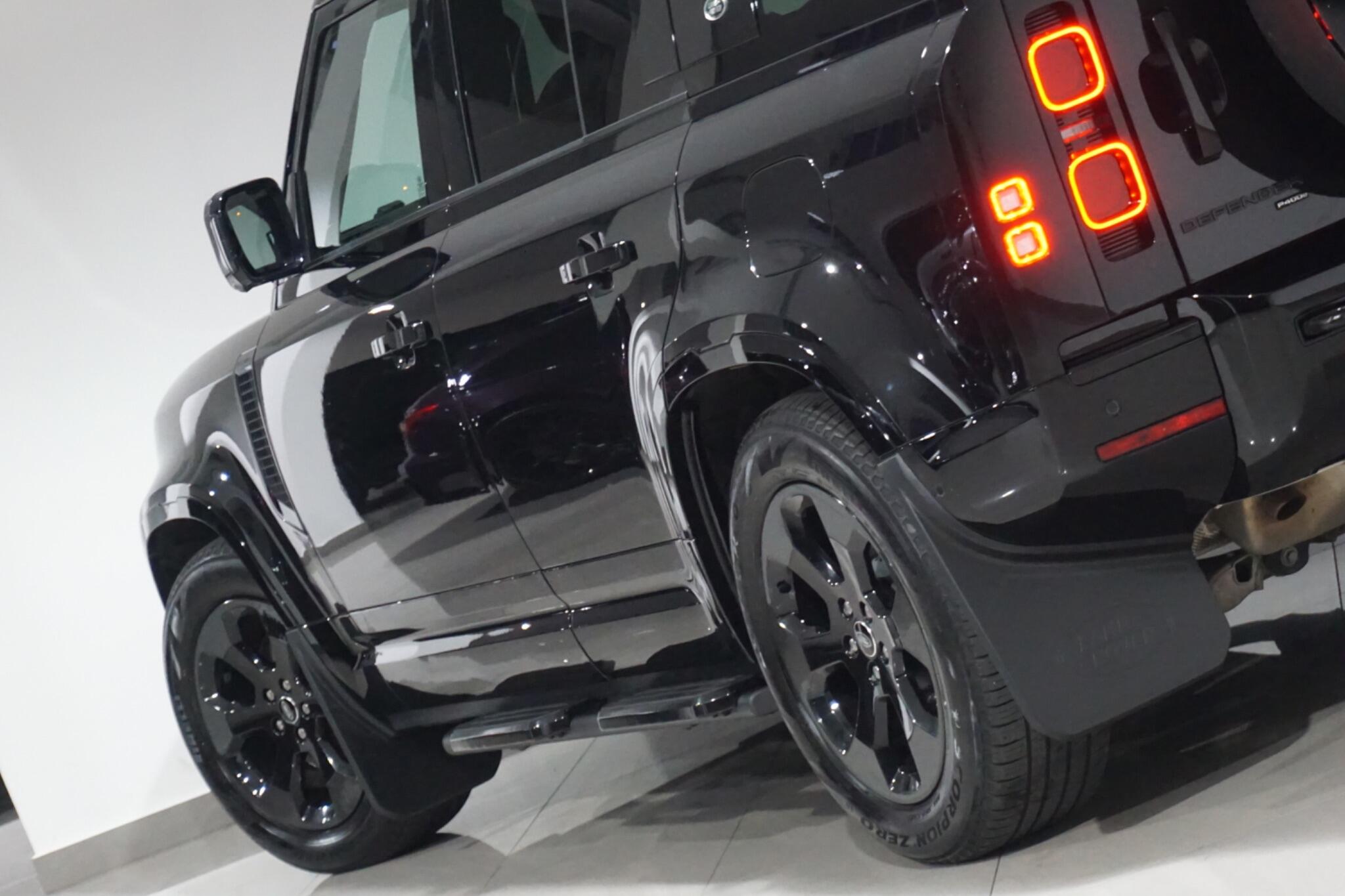 Land Rover Defender 110 2.0 P400e 15.4kWh X-Dynamic HSE SUV 5dr Petrol Plug-in Hybrid Auto 4WD Euro 6 (s/s) (404 ps)